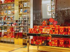 -VENCHI 闻绮(上海佛罗伦萨小镇店)