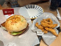 -必胜客(大宁路店)
