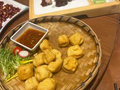 -老滇山寨•云南特色菜•地方菜•民族风情歌舞表演(金碧店)