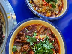 冒牛蛙-马路边边火锅串串(观前街店)