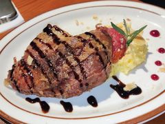 油封鸭腿配黄油土豆泥-CRAZYONES西班牙海鲜饭(上海美罗城店)