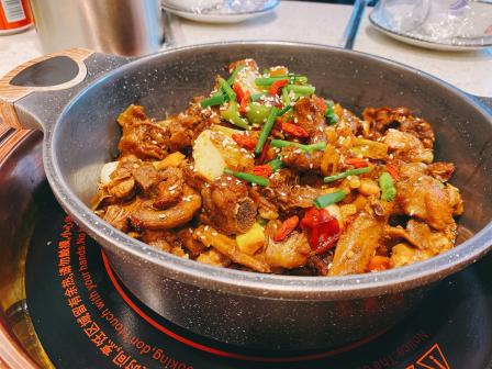 浠鸽烧鸽专门店-"「鸽子烧排骨」鸽子肉也太嫩了吧,好吃好吃.