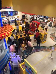 -乐高品牌旗舰店(人民广场店)
