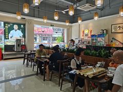 -胡须哥网红竹筒菜