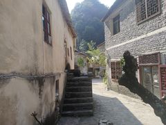 -高荡千年布依古寨旅游景区