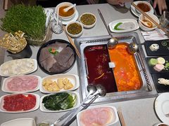 -海底捞火锅(新松江路生日主题店)