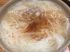 -亮亮面馆(经六路店)