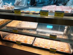面包甜点陈列柜-鲍师傅糕点(百盛西南商都店)