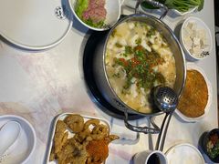 -德林酸菜鱼火锅(南丹店)