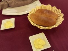 黄油面包-红房子西菜馆(淮海中路店)