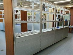 -无奔眼镜·蔡司·依视路授权店(马家堡店)