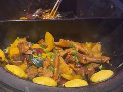 -鱼窝棚柴火铁锅炖(富山屯店)