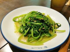 蒜蓉炒通心菜-美奈小馆·越南料理(中航城君尚购物中心店)