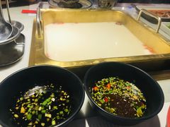 -尚尚仙·酸汤猪手·猪肚鸡火锅(华联万柳购物中心店)