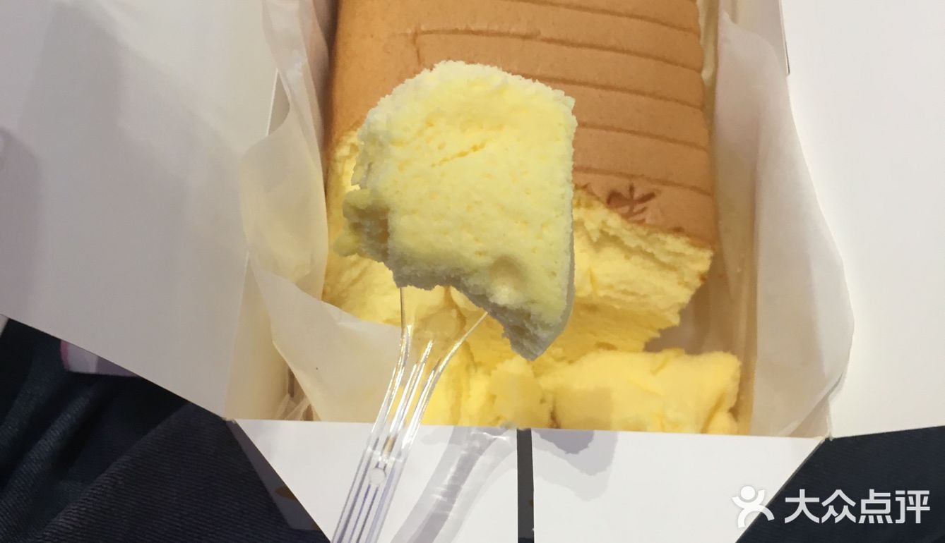 哇～经过就被蛋糕的奶香味吸引来了