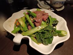 芥兰牛柳-大头虾越式风味餐厅(光明广场店)