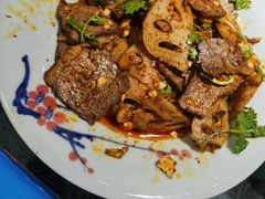 卤藕香菜拌牛肉-全聚贤餐厅·湖北家常菜(沙湖店)
