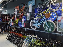 -迪卡侬(高新万达店)