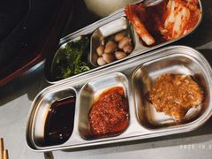 -围炉肉舍•炭烤活鳗•丹东海鲜烤肉(步行街店)