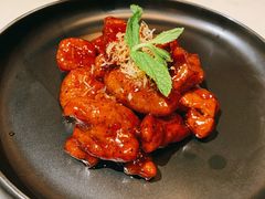红酒泡沫牛仔粒-荟廷·晶萃(陆家嘴尚悦湾店)