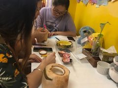 -志龙皇冠吃货椰子铺