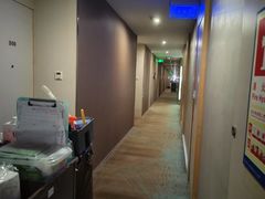 -卡罗酒店(东门晒布地铁站店)