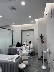 -苗方清颜专业祛痘·皮肤管理