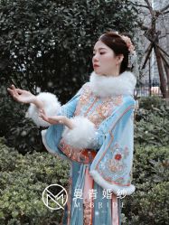 点击看大图 -曼青婚纱礼服馆