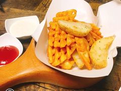 -HIGH FIVE哈福手工汉堡(桂林路店)