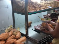 -Bánh Mì Huynh Hoa
