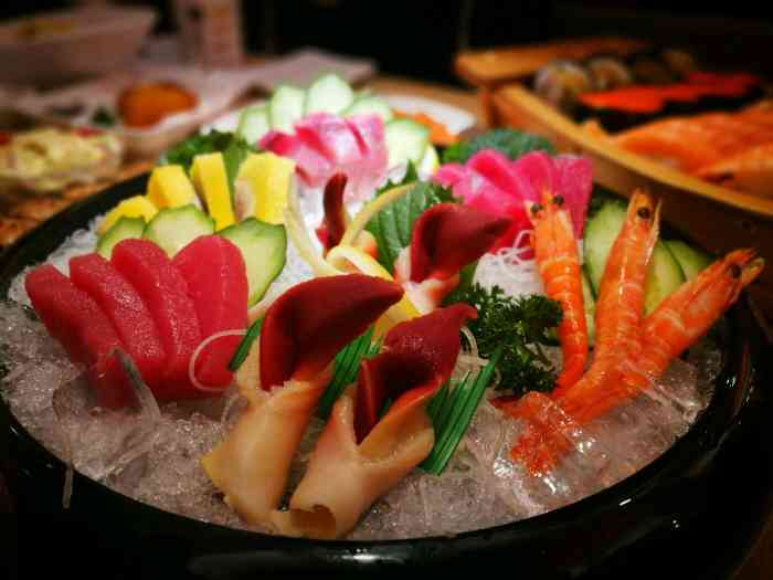 万岁寿司(银石广场店)-"布丁口感挺好的,只是不喜欢吃甜食,这个甜.