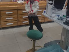 -豪门视光·星趣控·蔡司依视路眼镜代理商(中央大街店)