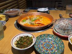 -洱火云南酸菜牛肉火锅(石景山当代商城店)