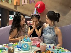 -水桶王国主题餐厅·聚会·生日派对·亲子活动·家庭套餐(亚龙湾希尔顿店)