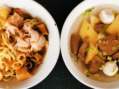-松树干拌面店