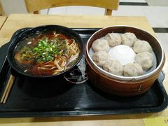 -百年尹氏汤包(环球美食荟店)