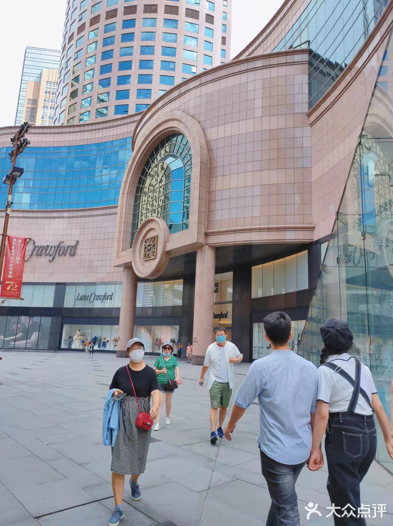 女生来这里肯定都会走不动路超多大牌