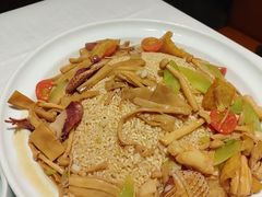 -江城小馆陕南妈妈菜·全球旅行餐厅(钟楼店)
