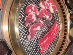 -铭牛烧肉·和牛海鲜自助(高新月牙湖店)