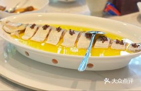 Steamed Big White Fish with Soy Sauce