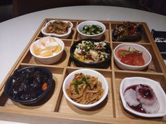 九宫格玲珑前菜-新仙清汤牛腩(铜锣湾店)