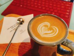 黑糖燕麦奶热拿铁-sugarman espresso素饮糖人高新咖啡工厂
