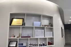 -苗方清颜专业祛痘·皮肤管理