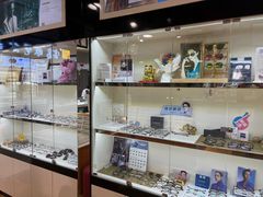-MiRi眼镜连锁·蔡司·尼康控优点合作店(莘庄店)