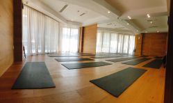 -LU YOGA（露瑜伽）专业瑜伽馆