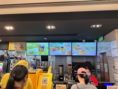 -麦当劳(上海虹桥站30B检票口楼上)