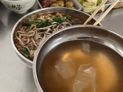 -正宗杨记普洱酸醋米线(总店)