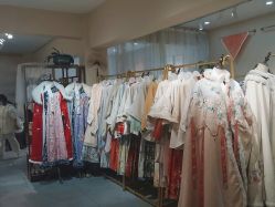 -一揽芳华汉服旗袍体验馆(拙政园店)