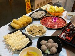 -鲜入围煮花胶鸡海鲜火锅