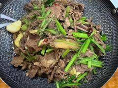 干锅黄牛肉-李东农庄(中南百草园地标店)